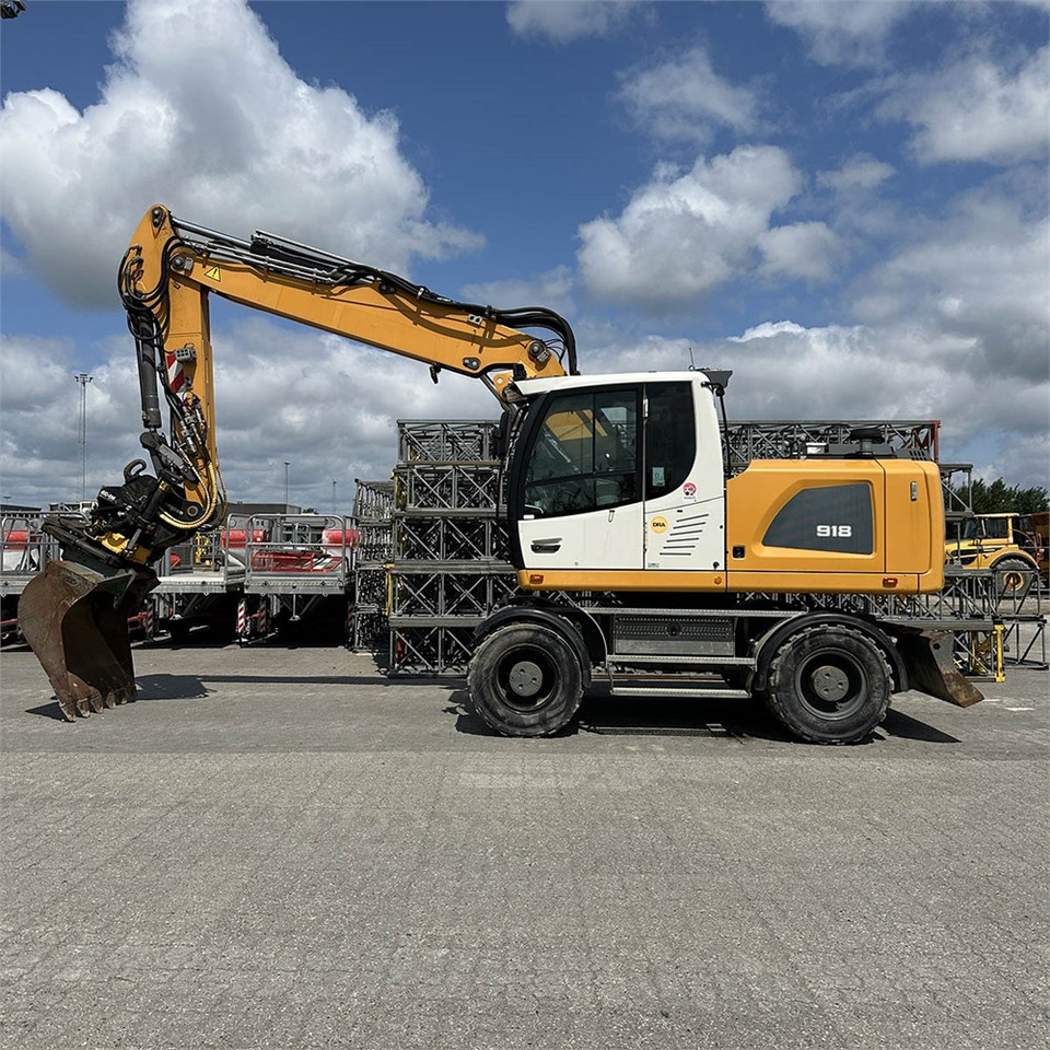 Liebherr A 918 Litronic - Pelle sur pneus: photos 2 Liebherr A 918 Litronic - Pelle sur pneus: photos 2