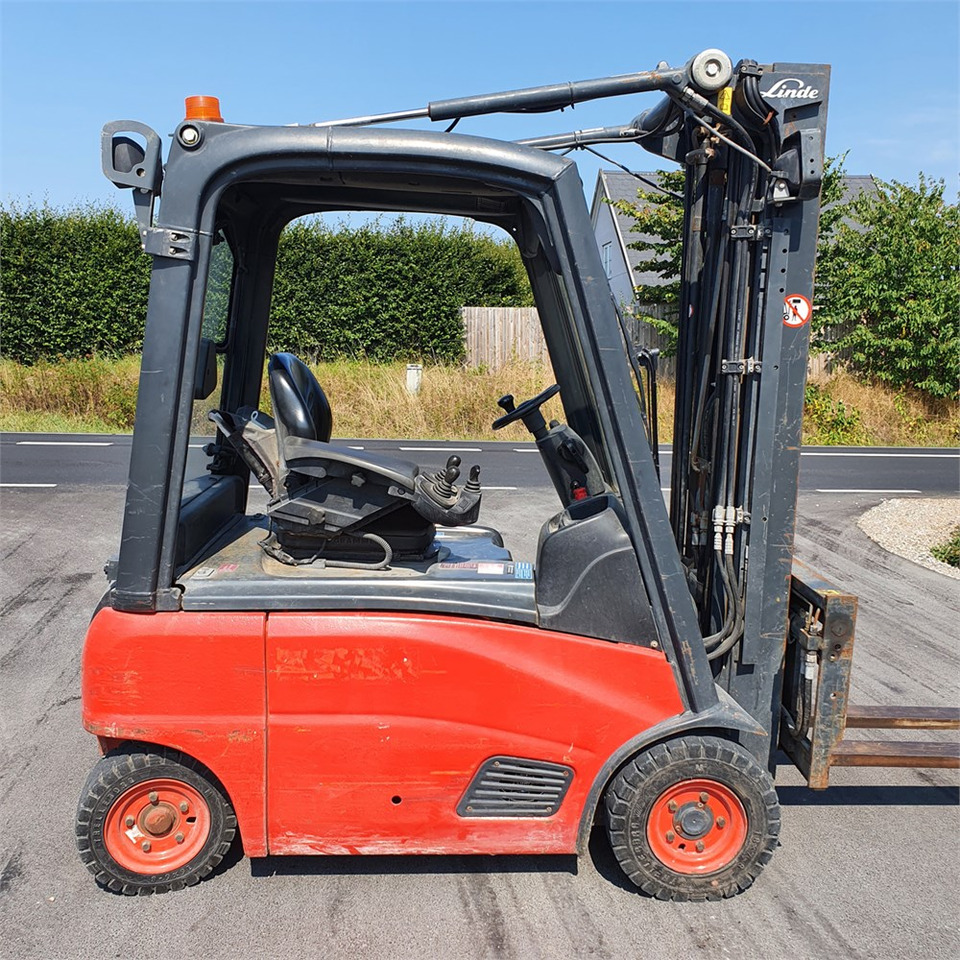 Linde H16 P-01 - Chariot élévateur: photos 3 Linde H16 P-01 - Chariot élévateur: photos 3