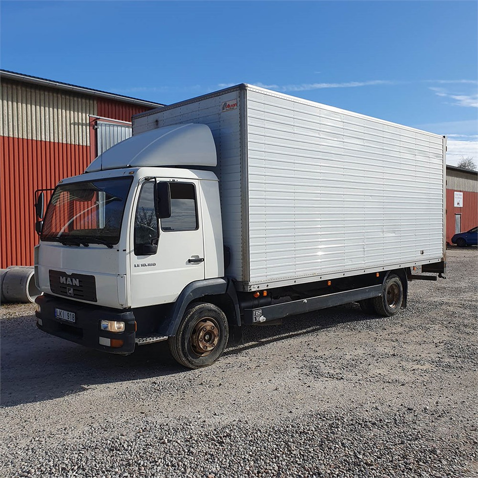 MAN LE10.180 - Camion fourgon: photos 1 MAN LE10.180 - Camion fourgon: photos 1