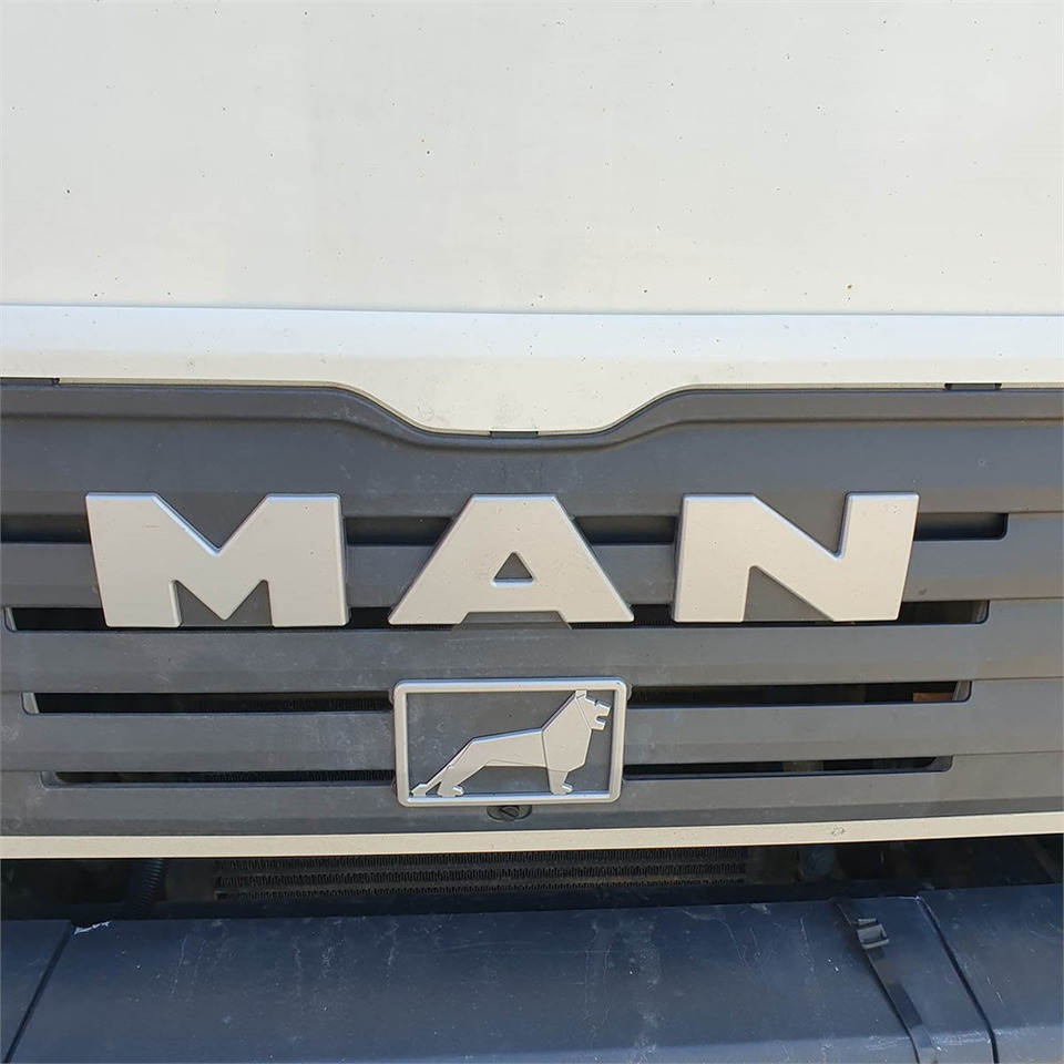 Camion fourgon MAN LE10.180: photos 26