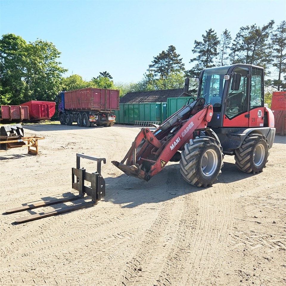 Manitou AL100 - Chargeuse sur pneus: photos 1 Manitou AL100 - Chargeuse sur pneus: photos 1