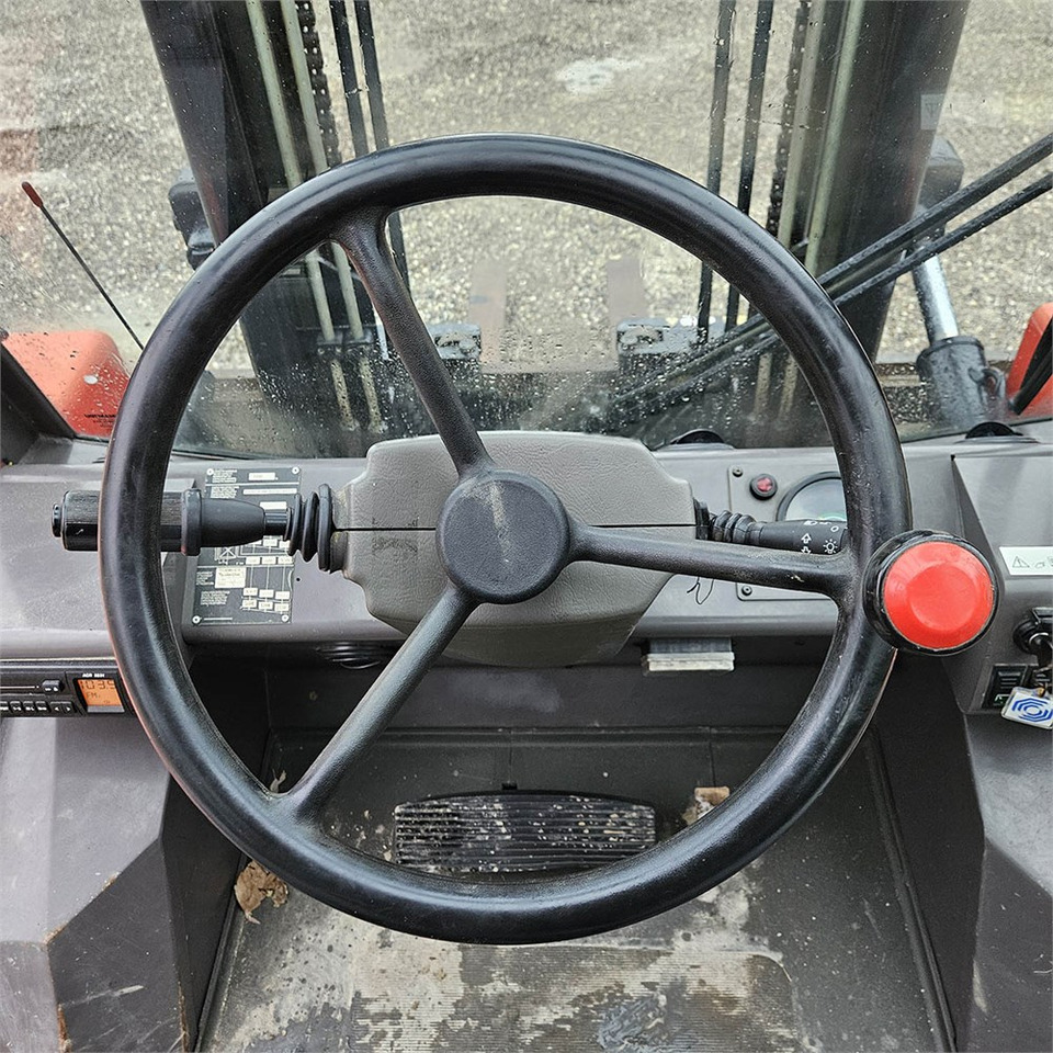 Chariot élévateur Manitou M 40-4 T: photos 15 Chariot élévateur Manitou M 40-4 T: photos 15