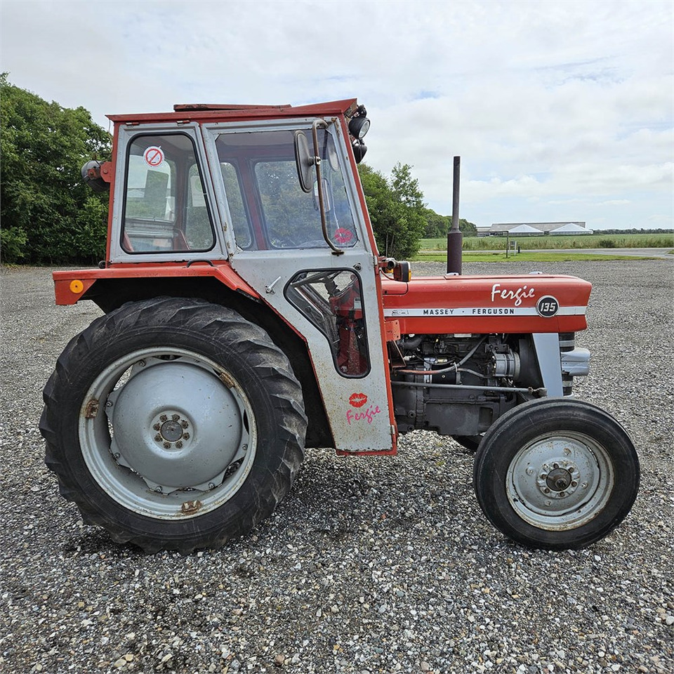 Massey Ferguson MF135 - Tracteur agricole: photos 2 Massey Ferguson MF135 - Tracteur agricole: photos 2
