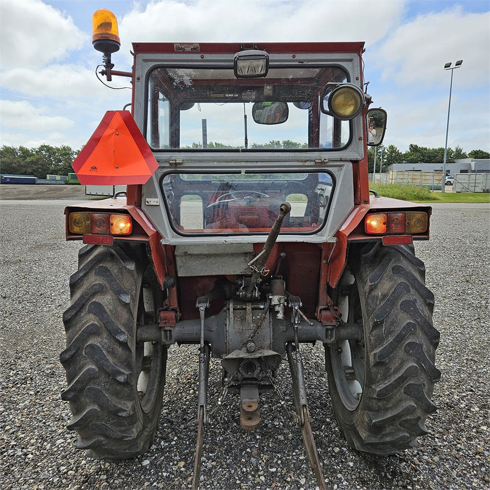 Massey Ferguson MF135 - Tracteur agricole: photos 4 Massey Ferguson MF135 - Tracteur agricole: photos 4