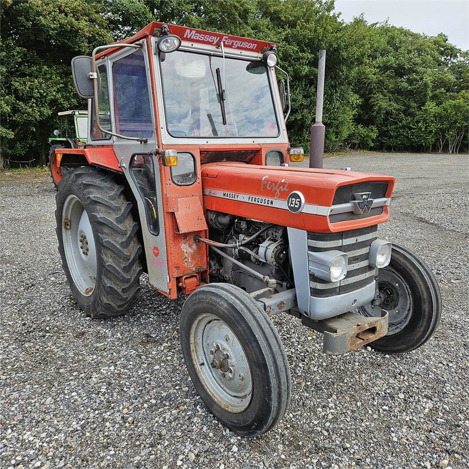 Massey Ferguson MF135 - Tracteur agricole: photos 1 Massey Ferguson MF135 - Tracteur agricole: photos 1