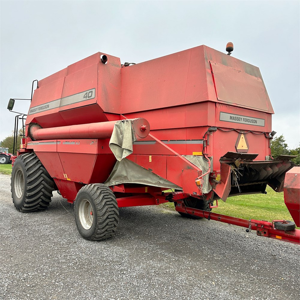 Massey Ferguson MF40 - Matériel de récolte: photos 4 Massey Ferguson MF40 - Matériel de récolte: photos 4
