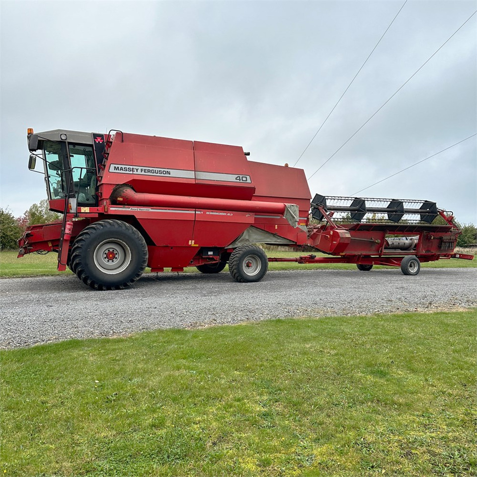 Massey Ferguson MF40 - Matériel de récolte: photos 1 Massey Ferguson MF40 - Matériel de récolte: photos 1