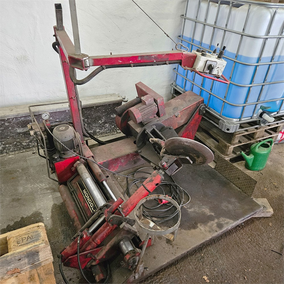 Modolfo Ferro - Machine-outil: photos 1 Modolfo Ferro - Machine-outil: photos 1