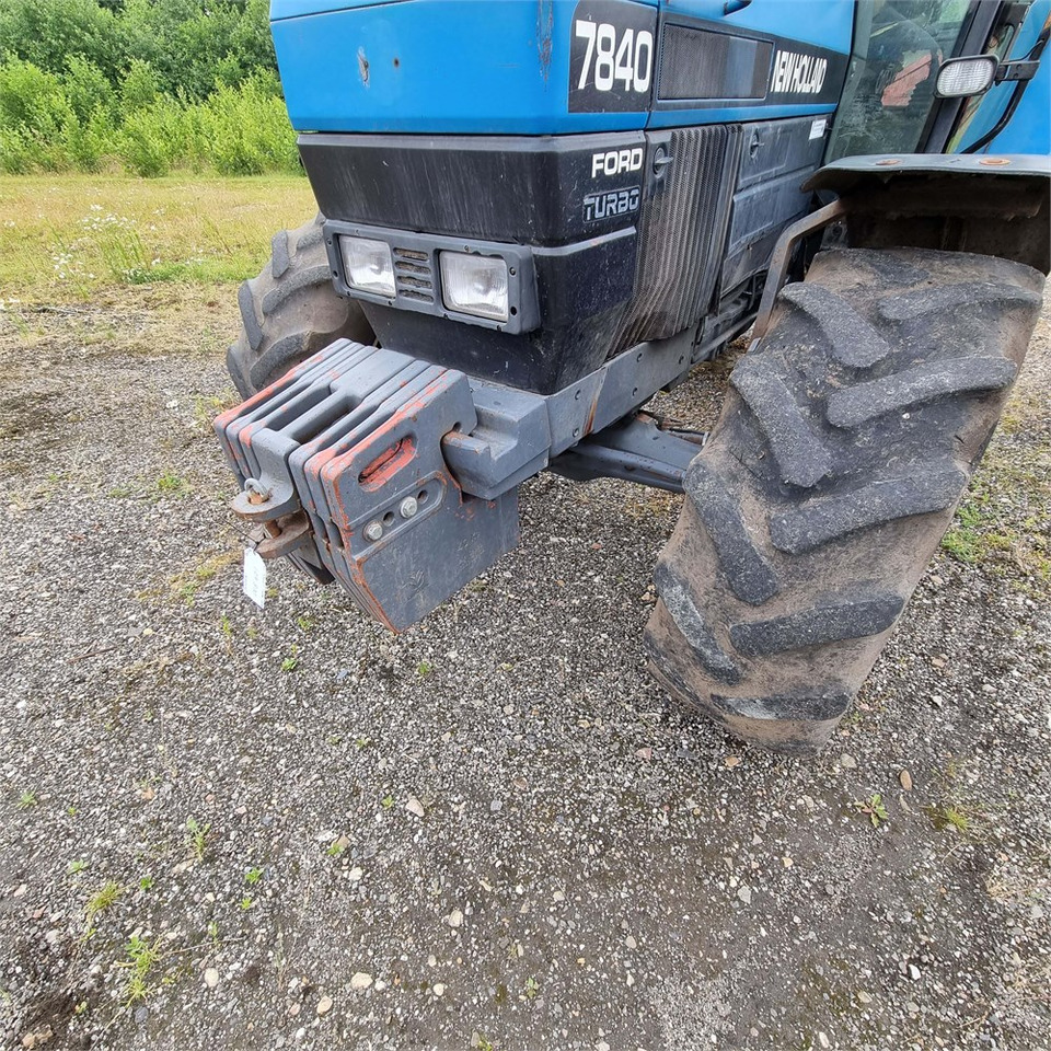 Tracteur agricole New Holland 7840: photos 23