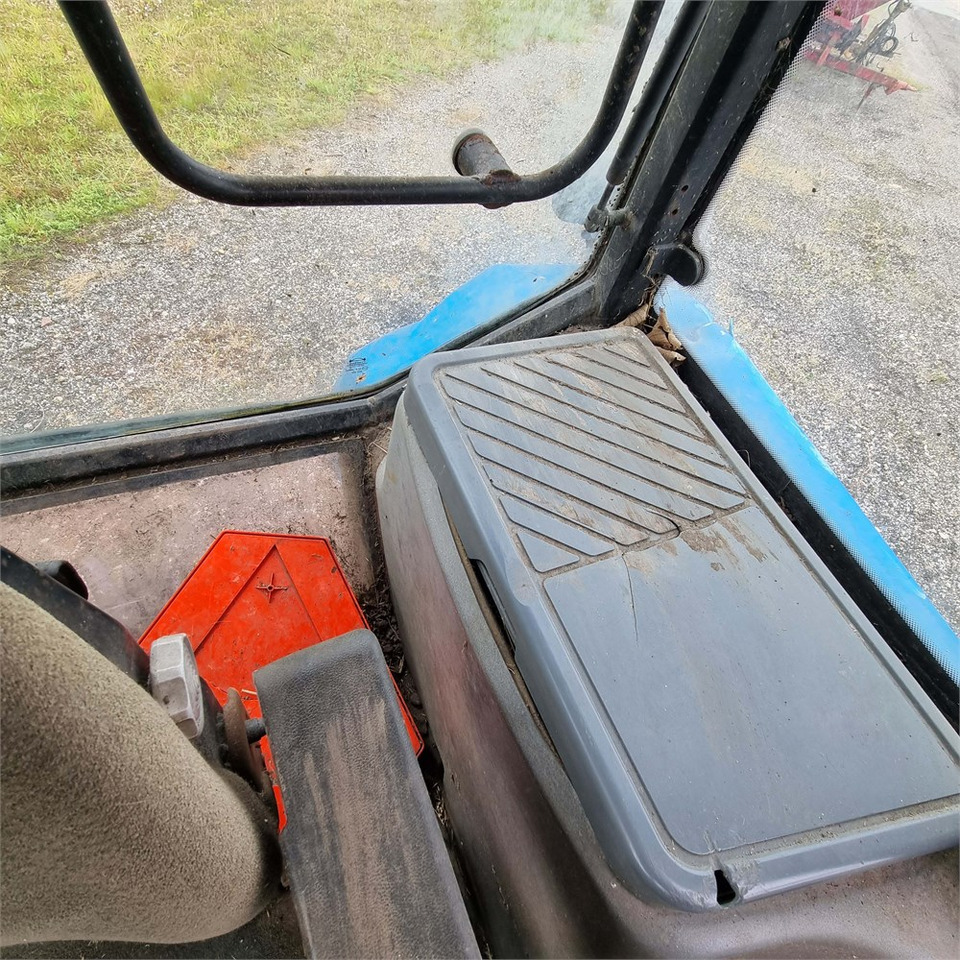 Tracteur agricole New Holland 7840: photos 18