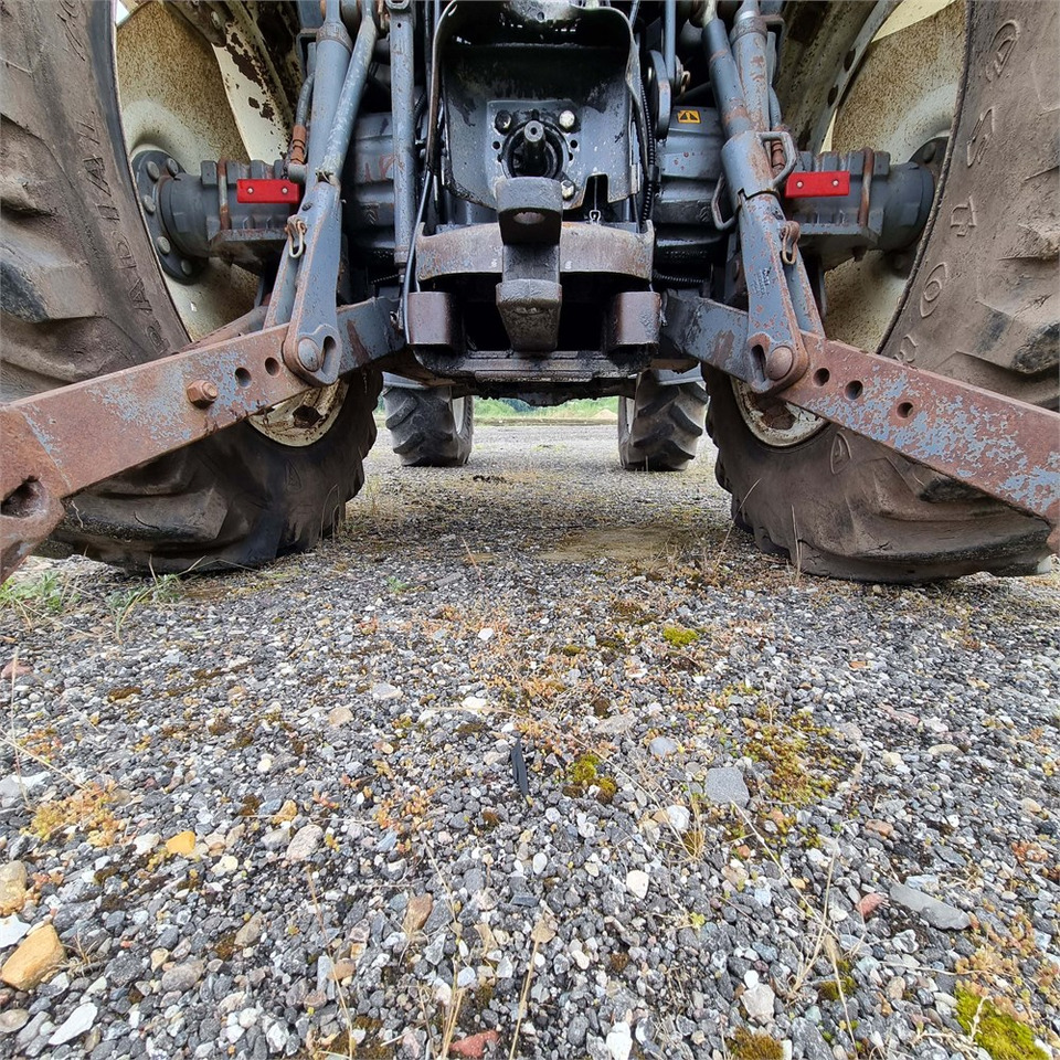 Tracteur agricole New Holland 7840: photos 34