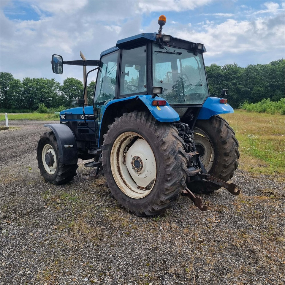 New Holland 7840 - Tracteur agricole: photos 5 New Holland 7840 - Tracteur agricole: photos 5
