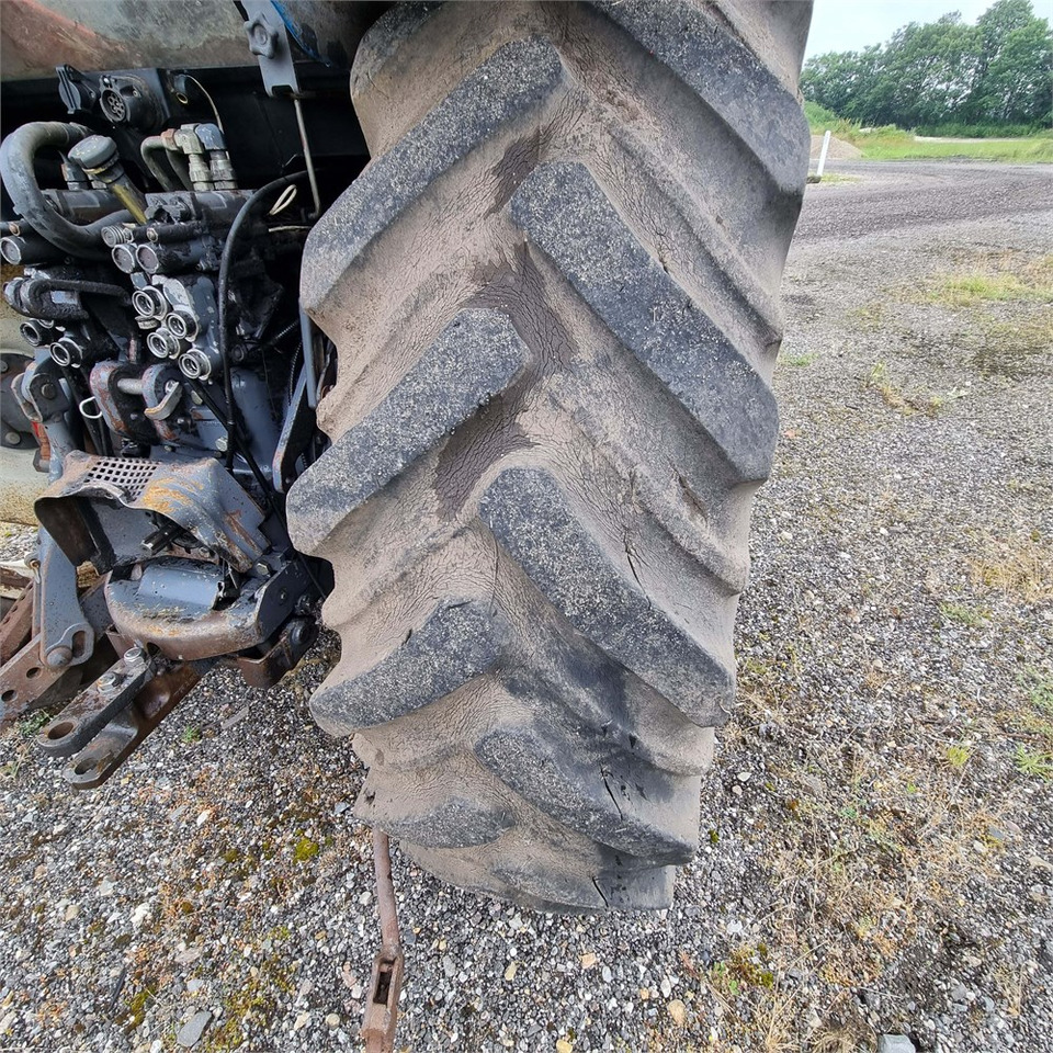 Tracteur agricole New Holland 7840: photos 36