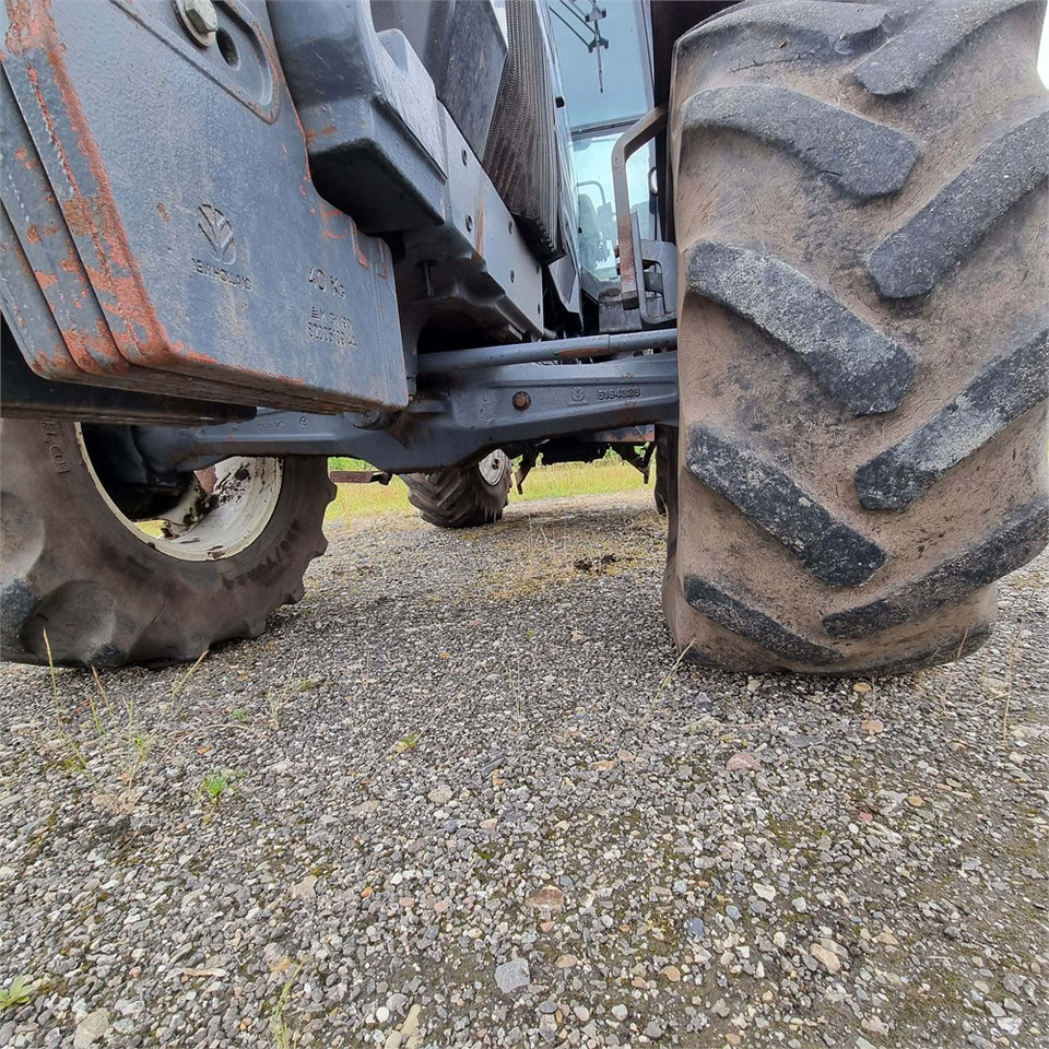 Tracteur agricole New Holland 7840: photos 25