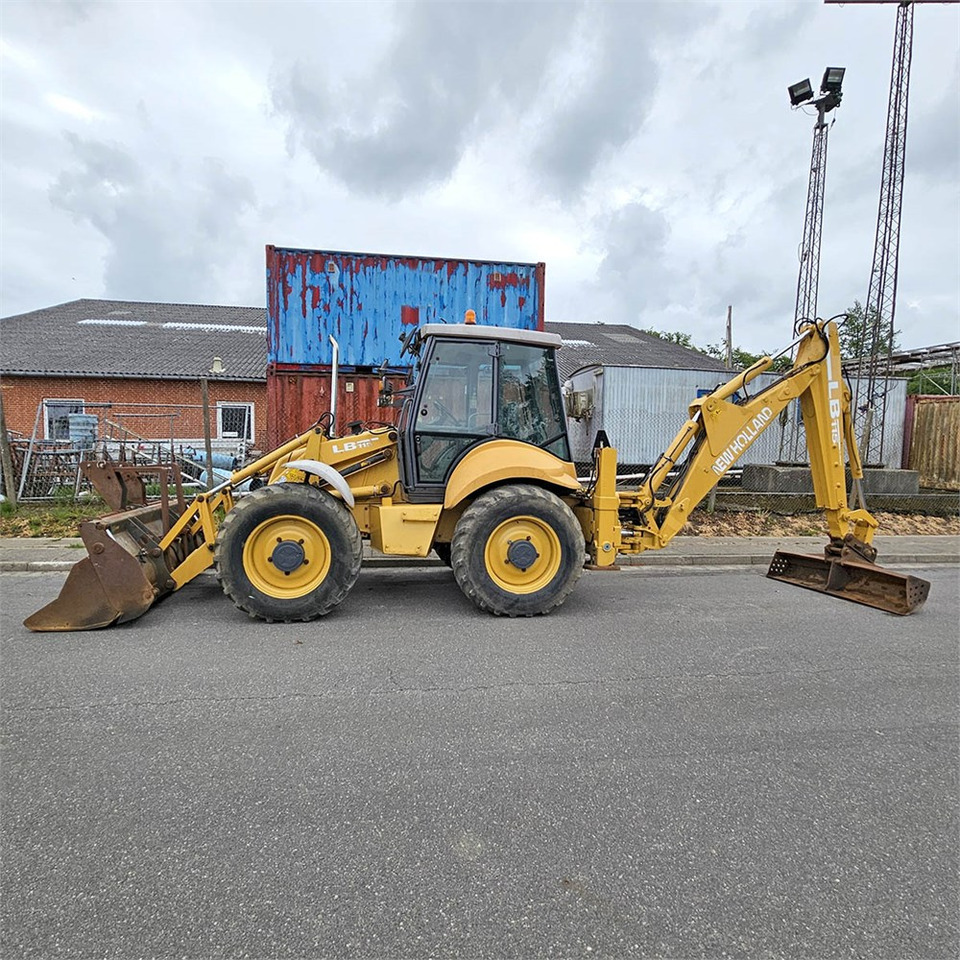 New Holland LB115 - Tractopelle: photos 3 New Holland LB115 - Tractopelle: photos 3