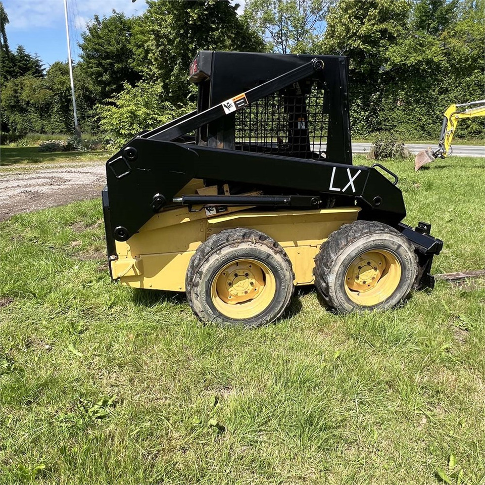New Holland LX465 - Mini chargeuse: photos 3 New Holland LX465 - Mini chargeuse: photos 3
