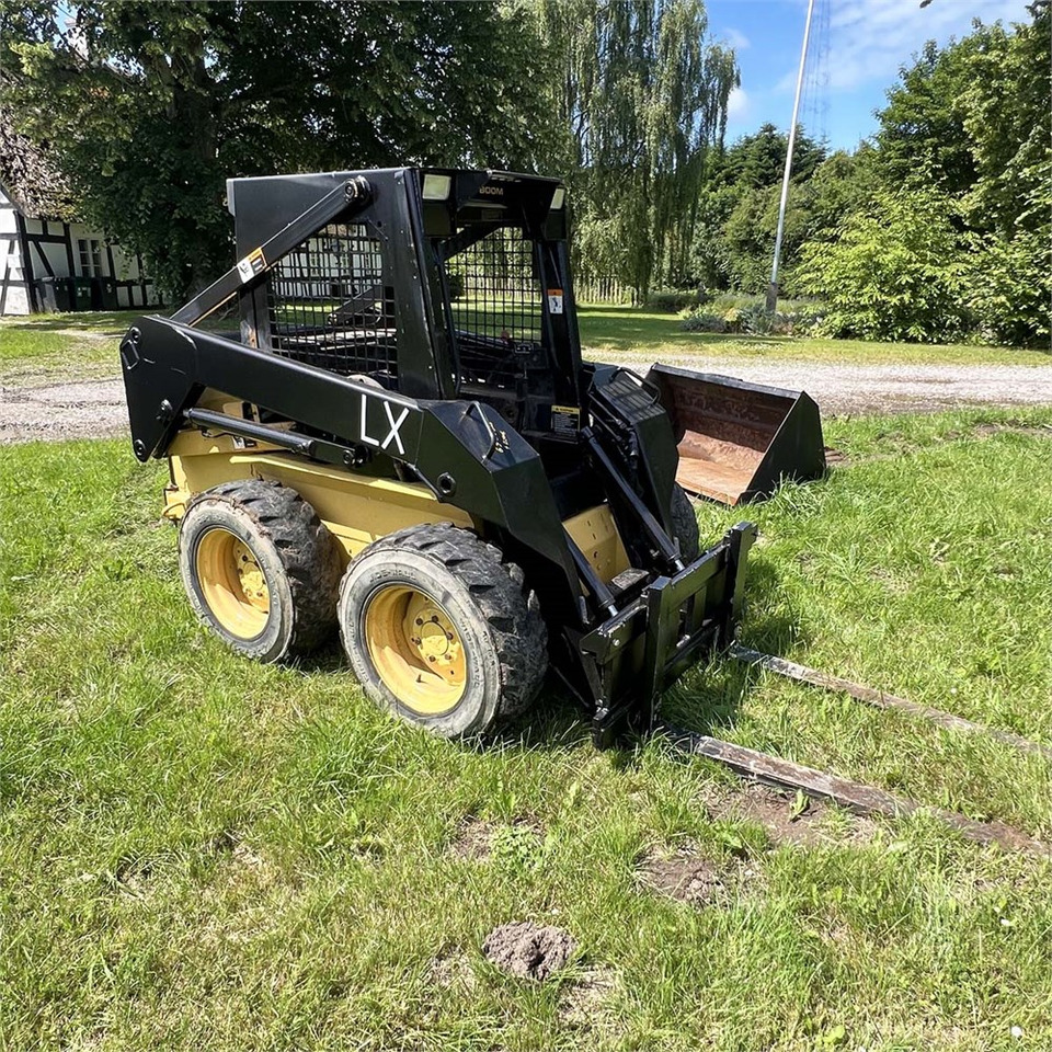 New Holland LX465 - Mini chargeuse: photos 2 New Holland LX465 - Mini chargeuse: photos 2