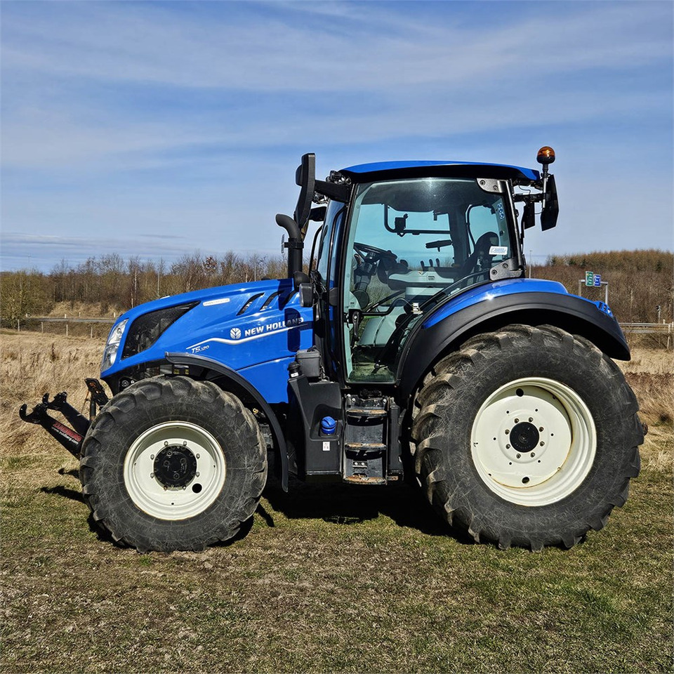 New Holland T5.120 DC - Tracteur agricole: photos 4 New Holland T5.120 DC - Tracteur agricole: photos 4