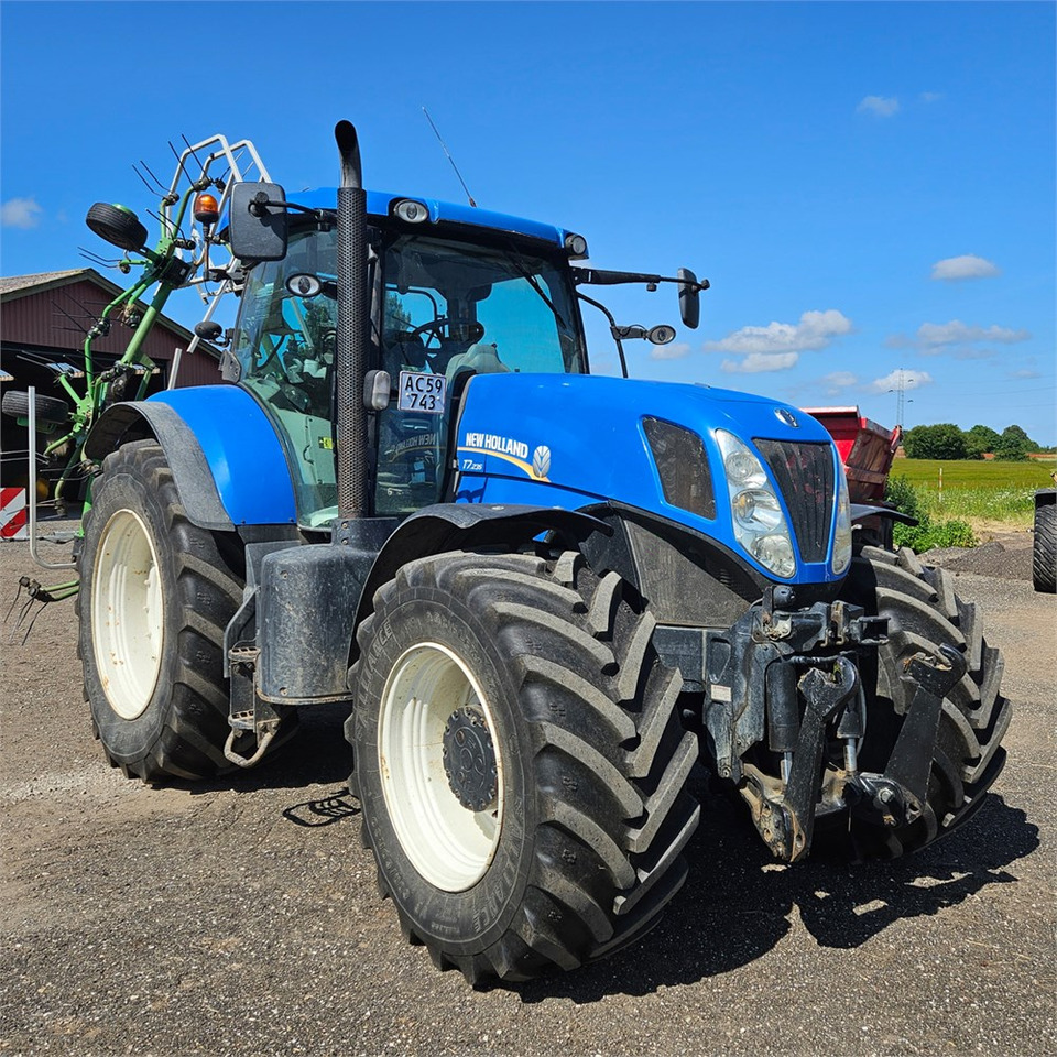 New Holland T7.235 Power Command - Tracteur agricole: photos 1 New Holland T7.235 Power Command - Tracteur agricole: photos 1
