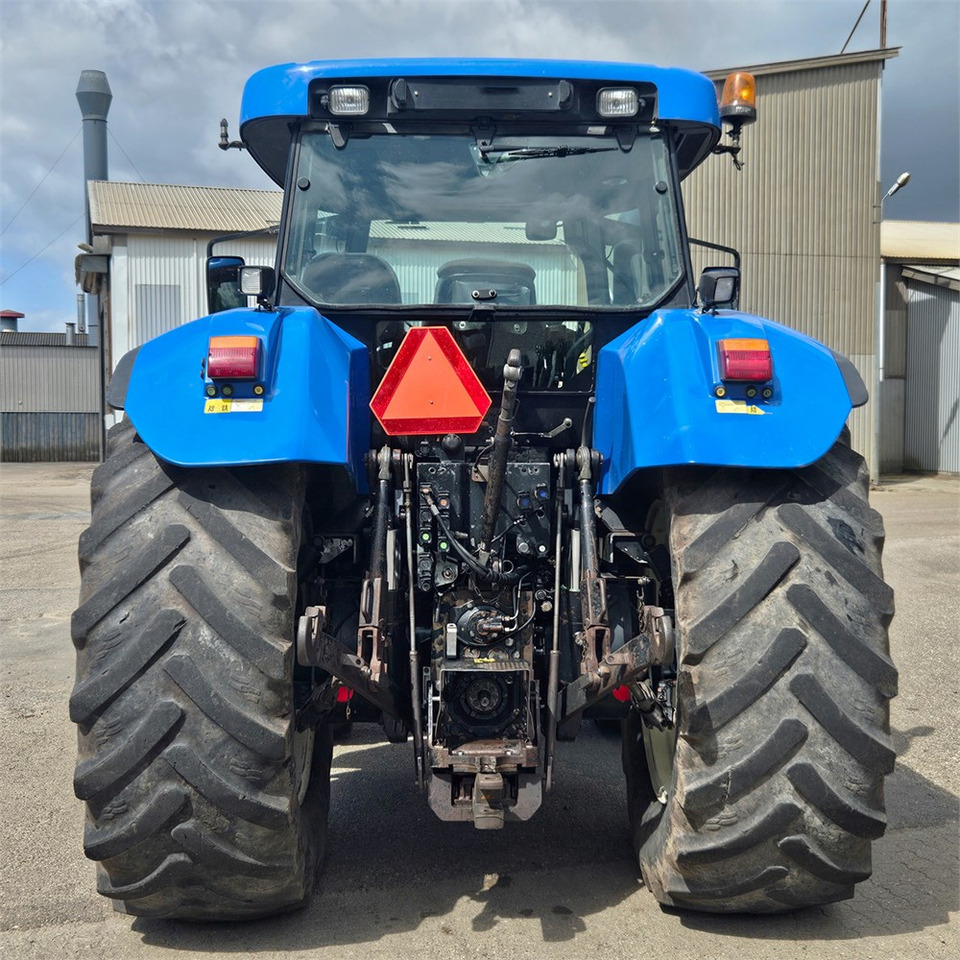 New Holland T7550 - Tracteur agricole: photos 4 New Holland T7550 - Tracteur agricole: photos 4