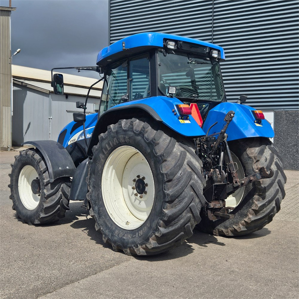 New Holland T7550 - Tracteur agricole: photos 3 New Holland T7550 - Tracteur agricole: photos 3
