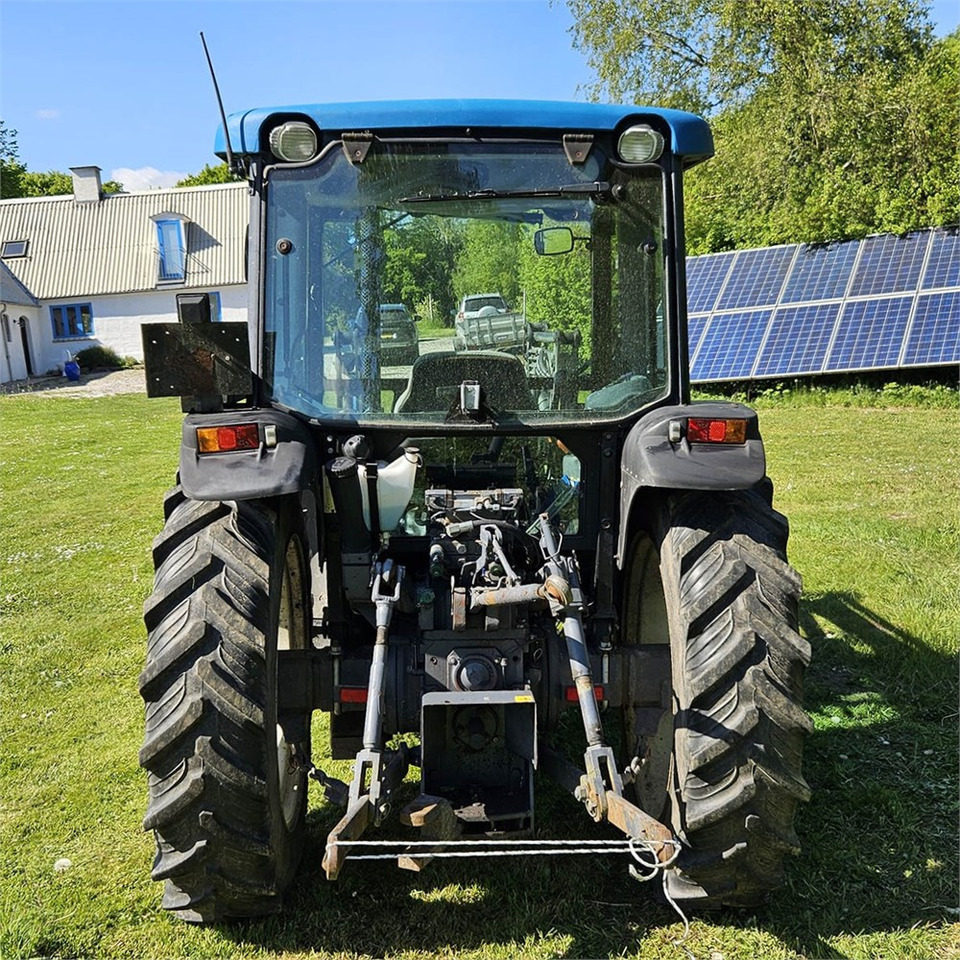New Holland TN55D - Tracteur agricole: photos 4 New Holland TN55D - Tracteur agricole: photos 4