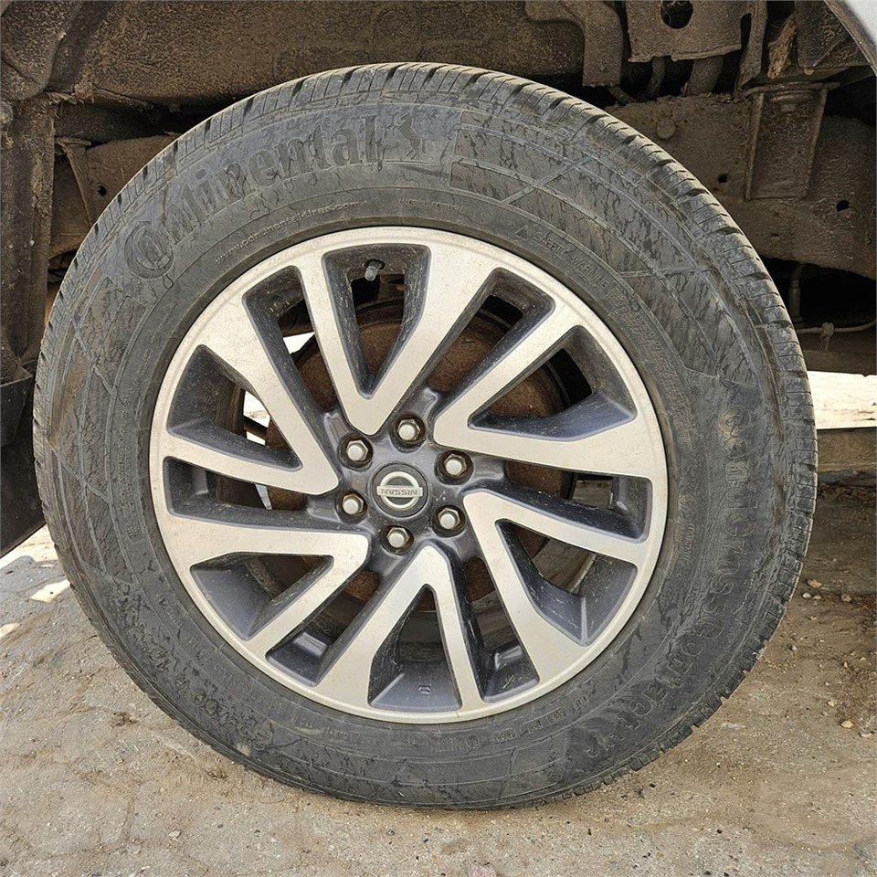Pick-up Nissan Navara: photos 31