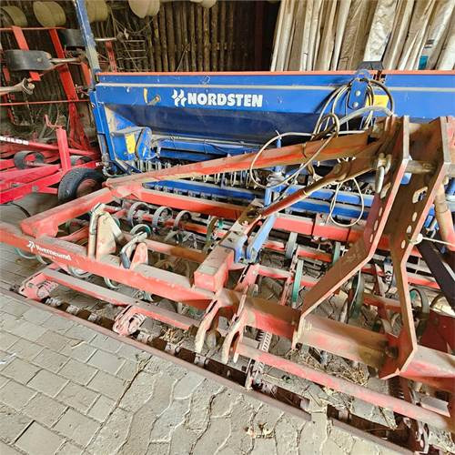 Nordsten NS 3040 - Semoir/ Planteuse: photos 4 Nordsten NS 3040 - Semoir/ Planteuse: photos 4