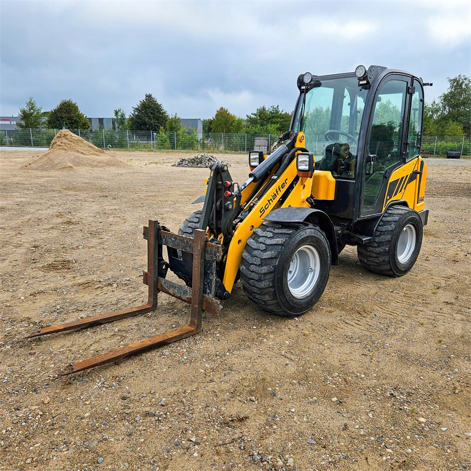 Schaeff 2445 - Chargeuse sur pneus: photos 2 Schaeff 2445 - Chargeuse sur pneus: photos 2