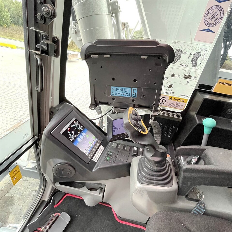 Pelle sur chenille Takeuchi TB 2150 R: photos 25 Pelle sur chenille Takeuchi TB 2150 R: photos 25