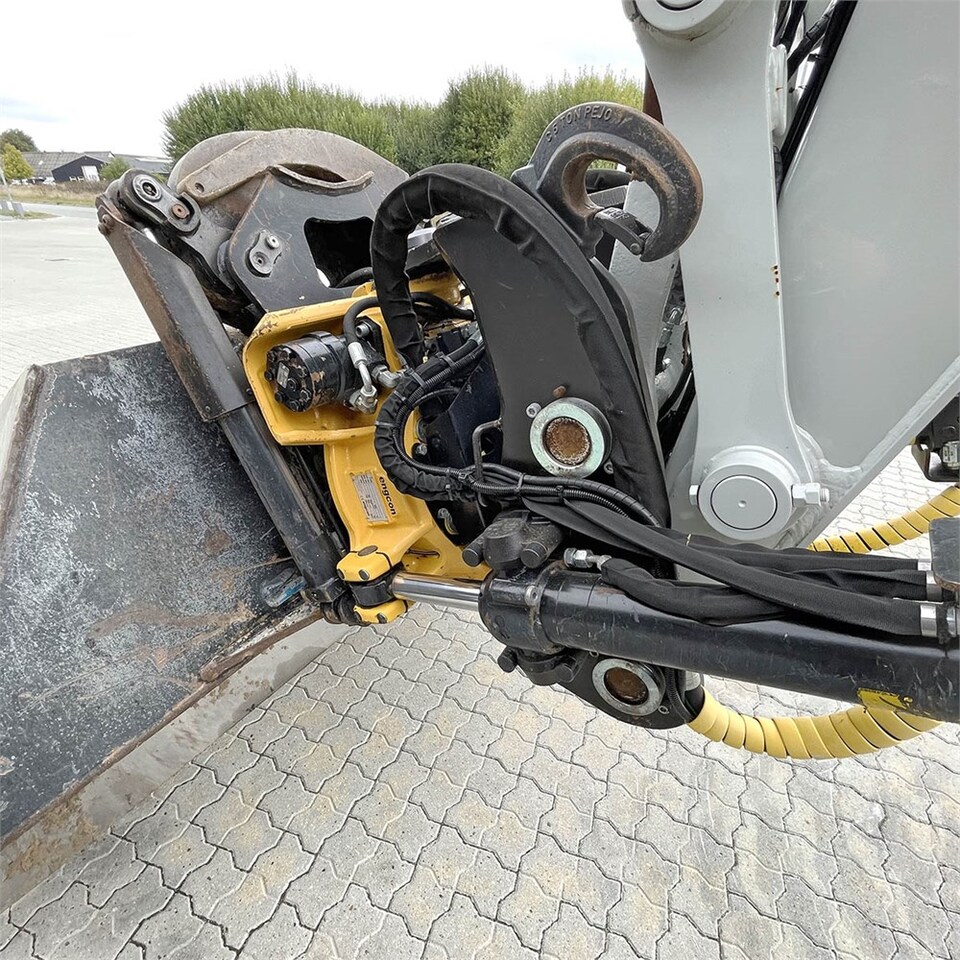 Pelle sur chenille Takeuchi TB 2150 R: photos 41 Pelle sur chenille Takeuchi TB 2150 R: photos 41