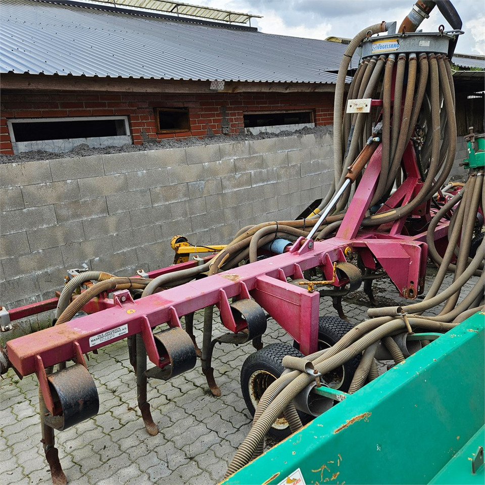 Vogelsang Unknown - Epandeurs: photos 3 Vogelsang Unknown - Epandeurs: photos 3