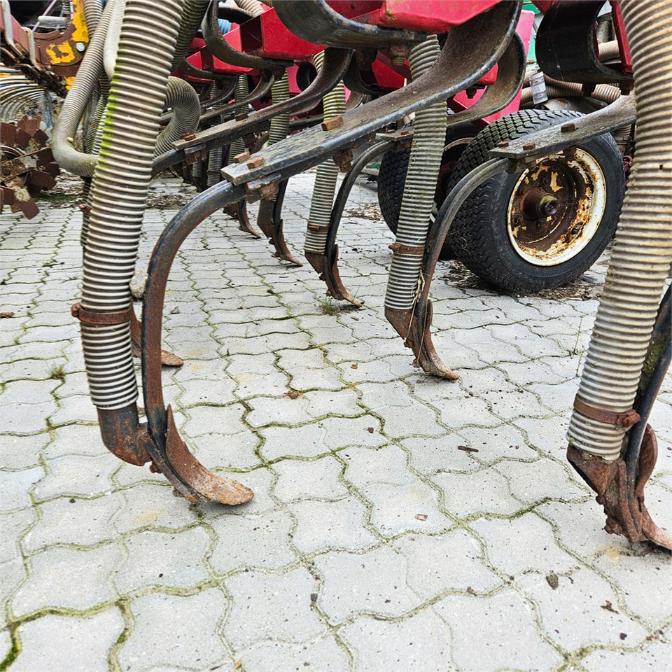 Vogelsang Unknown - Epandeurs: photos 5 Vogelsang Unknown - Epandeurs: photos 5