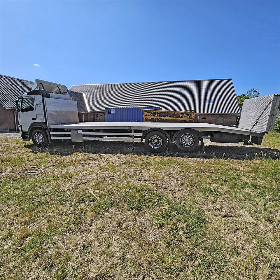Volvo FM 330 - Camion porte-voitures: photos 3 Volvo FM 330 - Camion porte-voitures: photos 3