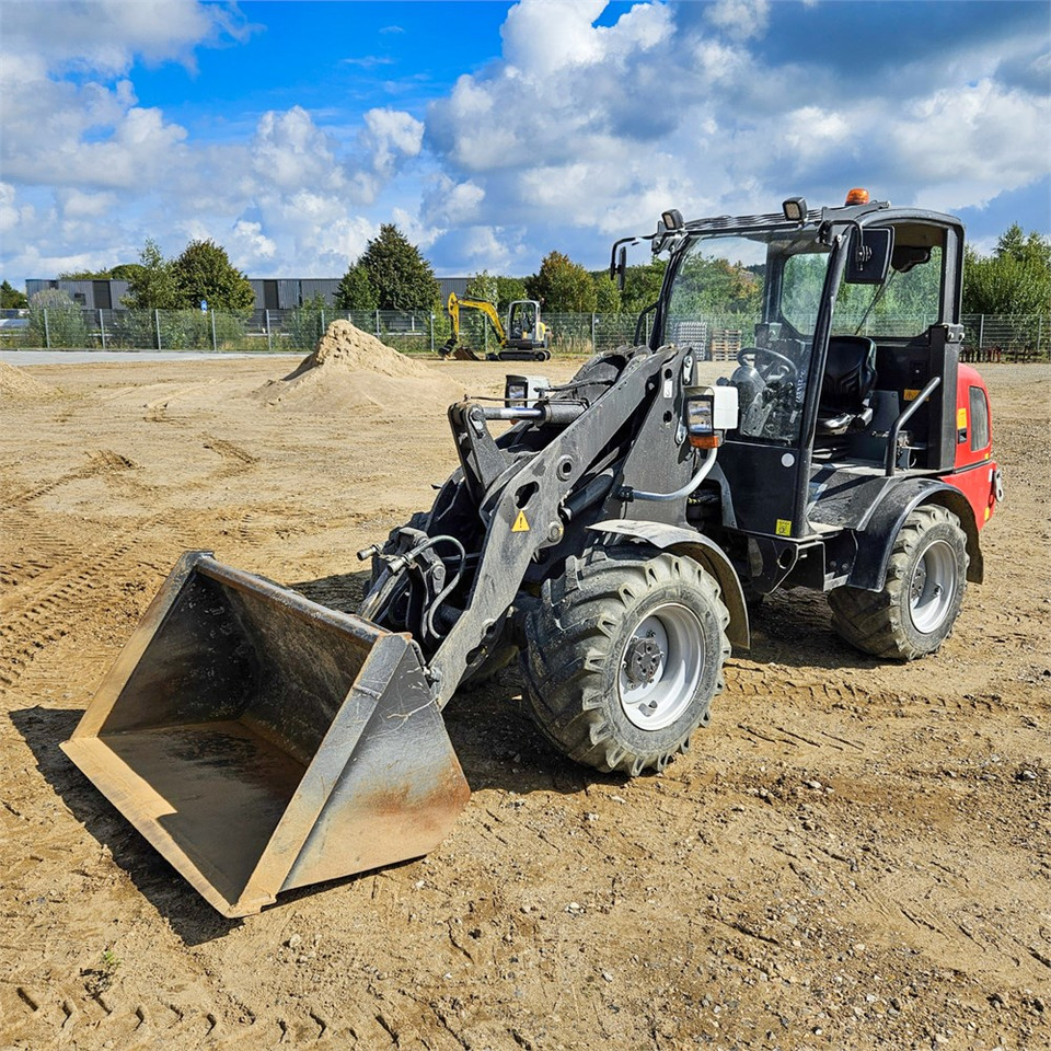Weidemann 2070 CX - Chargeuse sur pneus: photos 2 Weidemann 2070 CX - Chargeuse sur pneus: photos 2