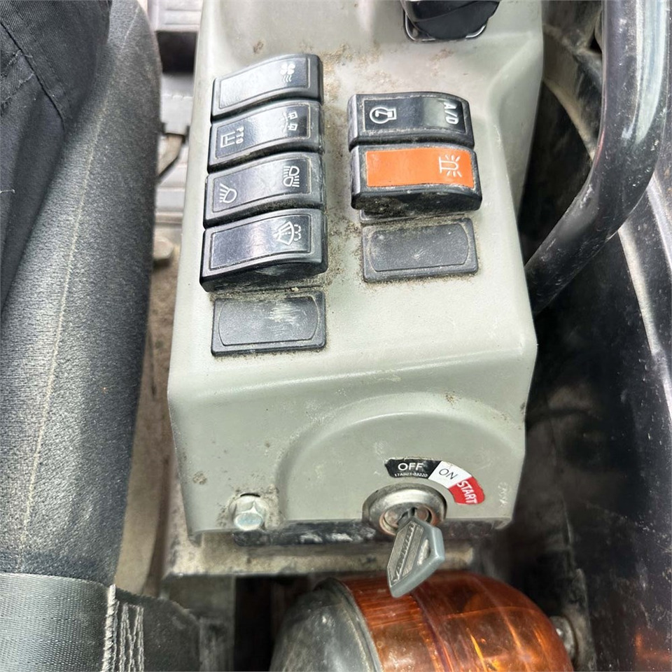 Mini pelle Yanmar SV26: photos 35