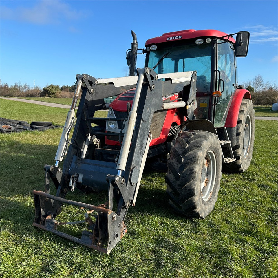 Zetor PROXIMA POWER 120 - Tracteur agricole: photos 2 Zetor PROXIMA POWER 120 - Tracteur agricole: photos 2