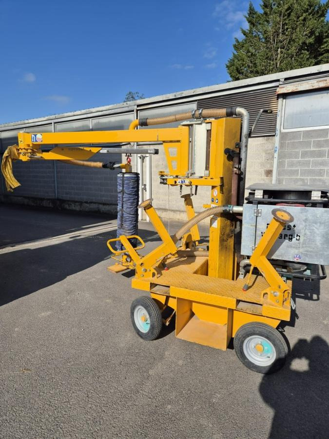 PROBST POSE BORDURE ET DALLE JUMBO MOBIL - Engins de chantier: photos 2 PROBST POSE BORDURE ET DALLE JUMBO MOBIL - Engins de chantier: photos 2