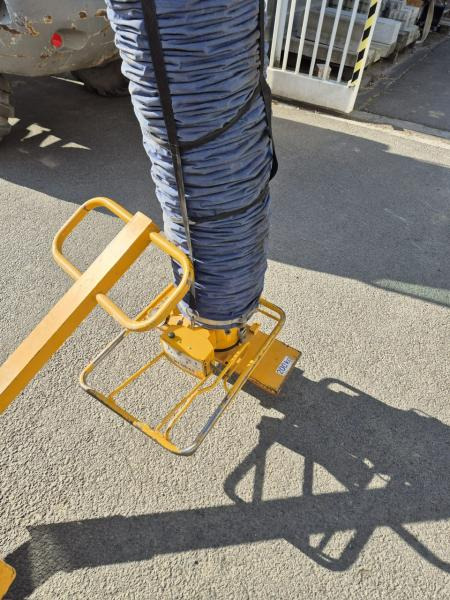 PROBST POSE BORDURE ET DALLE JUMBO MOBIL - Engins de chantier: photos 4 PROBST POSE BORDURE ET DALLE JUMBO MOBIL - Engins de chantier: photos 4