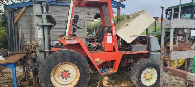 Manitou 4 RM25 - Chariot élévateur diesel: photos 1 Manitou 4 RM25 - Chariot élévateur diesel: photos 1