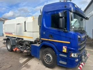 Scania G 360 - Balayeuse de voirie: photos 2 Scania G 360 - Balayeuse de voirie: photos 2