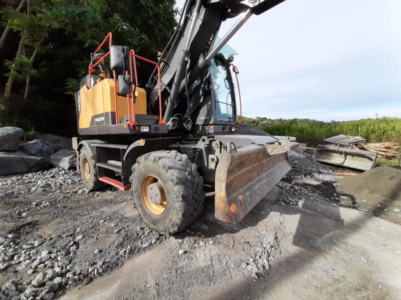 Volvo EW 160E - Pelle sur pneus: photos 2 Volvo EW 160E - Pelle sur pneus: photos 2