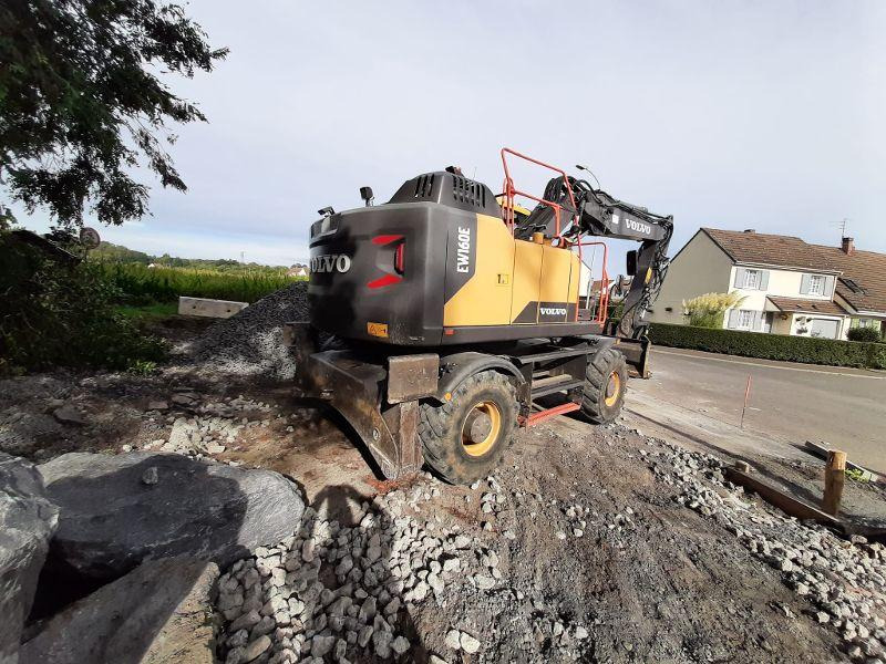 Volvo EW 160E - Pelle sur pneus: photos 1 Volvo EW 160E - Pelle sur pneus: photos 1