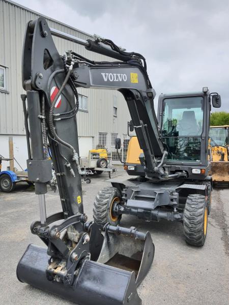 Volvo EW 60E - Pelle sur pneus: photos 1 Volvo EW 60E - Pelle sur pneus: photos 1