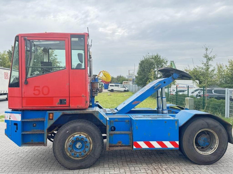 CVS Ferrari TT2516BV (4x2) - Tracteur portuaire: photos 1 CVS Ferrari TT2516BV (4x2) - Tracteur portuaire: photos 1