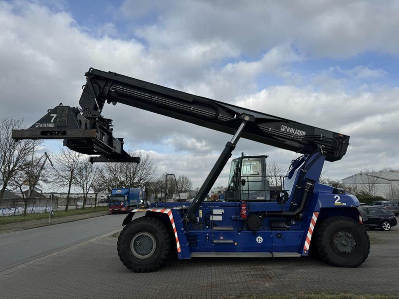 Kalmar DRG420-60S5 - Reach stacker: photos 1 Kalmar DRG420-60S5 - Reach stacker: photos 1