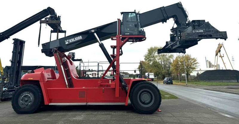Kalmar DRG450-70S5XS - Reach stacker: photos 1 Kalmar DRG450-70S5XS - Reach stacker: photos 1