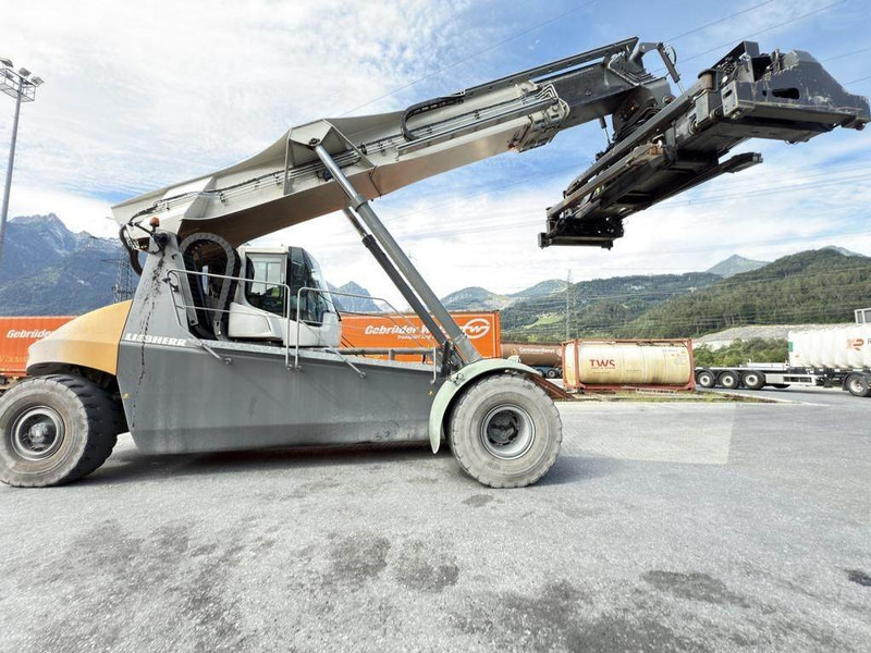 Liebherr LRS545 Intermodal - Reach stacker: photos 4 Liebherr LRS545 Intermodal - Reach stacker: photos 4