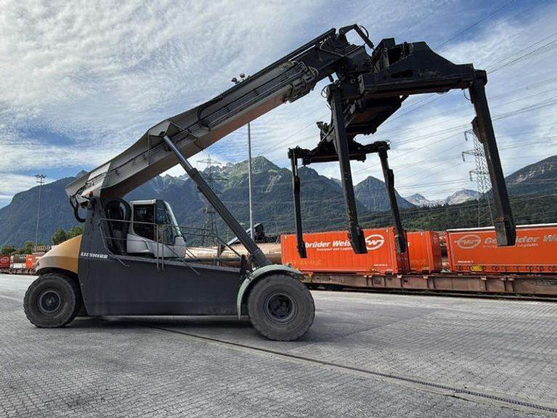 Liebherr LRS545 Intermodal - Reach stacker: photos 3 Liebherr LRS545 Intermodal - Reach stacker: photos 3