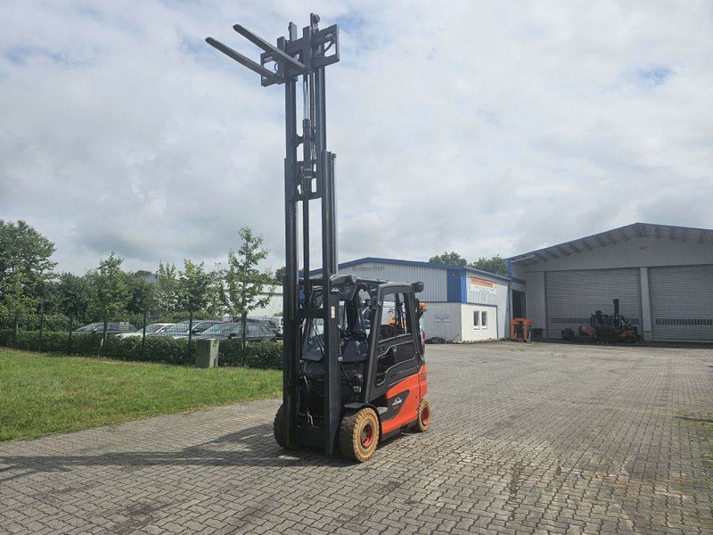 Linde E25-01 UVV - Chariot élévateur électrique: photos 2 Linde E25-01 UVV - Chariot élévateur électrique: photos 2